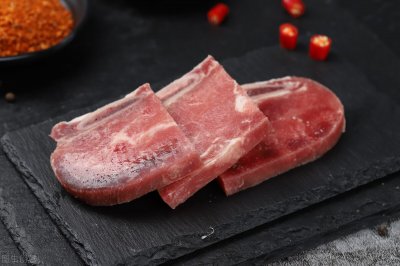 ​100克猪肉含多少蛋白质（100克鸡胸肉含多少蛋白质）