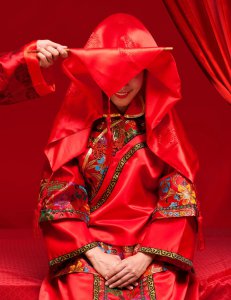 ​拉帮套是啥意思?（话说东北旧有习俗“拉帮套”，现在看来真还有些脸红）