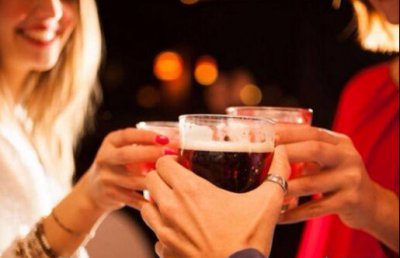 ​解酒方法最快最有效（喝解酒药可以“解酒”？酒后用这两招快速让酒精从尿液排