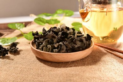 ​冬季养生汤（冬令进补  食“黑”为先  食“黑”的８道养生汤膳）