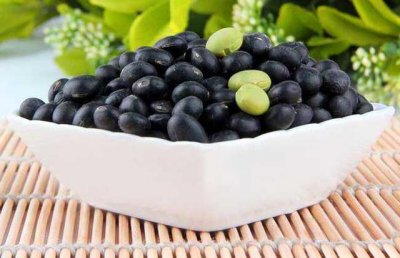 ​喝黑豆浆的好处和功效（常喝黑豆豆浆有哪些好处？三件事助您圆满吸收黑豆营养