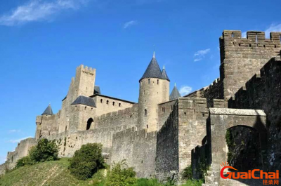 ​垒的拼音怎么读？垒的拼音和意思是什么？