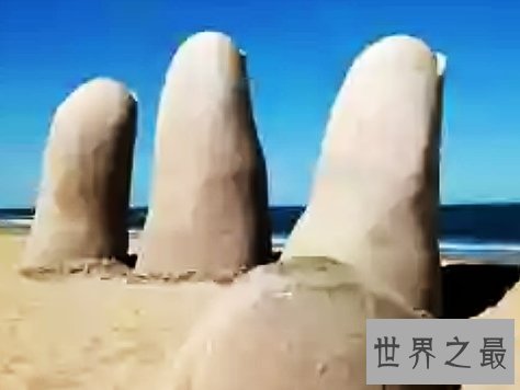 全球十大海滩雕塑排行榜,若隐若现的海蛇像活着的巨蟒一般。
