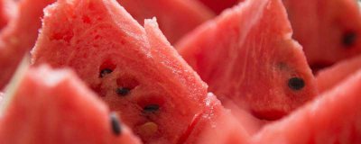 ​西瓜放冷冻层还能吃吗 西瓜放入冰箱冷冻室一段时间后会出现什么现象?为什么?