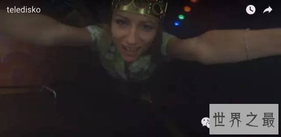 世界上最小的夜店,只能容纳2个人(体验肉体摩擦刺激)