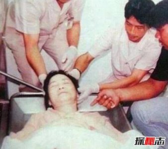 ​邓丽君咋死的