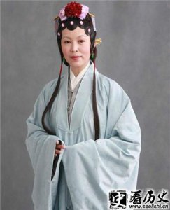 ​薛姨妈与贾府的关系有多密切