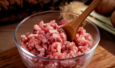 ​肉馅怎么调？记得放这3个调料，肉馅鲜香多汁，巨好吃！