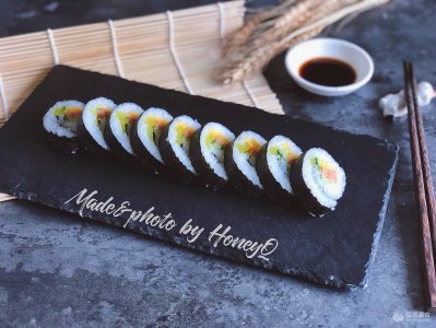 ​寿司是糯米做的还是大米做的（寿司是用糯米还是用大米）