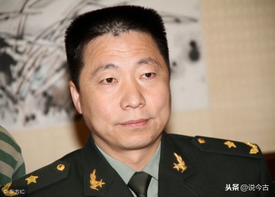 ​航天员少将军衔相当于什么官（航天员少将是什么级别）