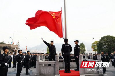 ​升国旗行什么礼（升国旗的礼仪须知）