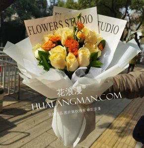 ​情人节送花卡片怎么写最感动 情人节送花卡片情话