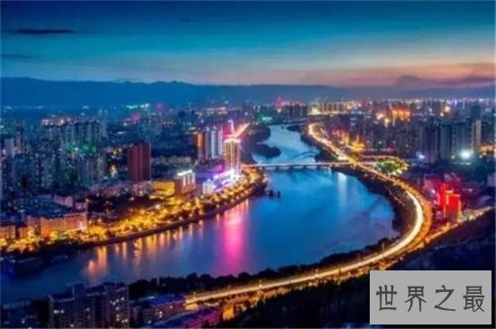 中国十大最适合穷游的地方,盘点那些花钱少看美景的城市!