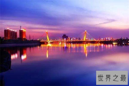 中国十大最适合穷游的地方,盘点那些花钱少看美景的城市!