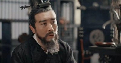 ​七岁让梨的孔融为何让后人大骂不孝