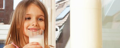 ​脱脂牛奶和脱脂奶粉的区别在哪 什么牛奶是脱脂牛奶