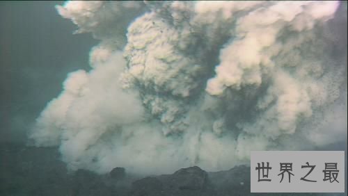 世界十大海底火山，布兰斯菲尔德火山被雪山覆盖还能喷发。