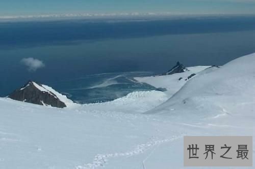 世界十大海底火山，布兰斯菲尔德火山被雪山覆盖还能喷发。