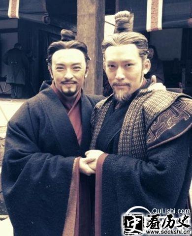 电视剧《大秦帝国》秦惠文王剧照（左）