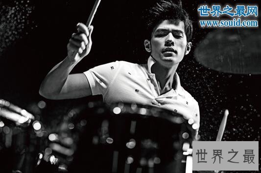 中国明星富豪排行榜,成龙年收入两个亿高居榜首