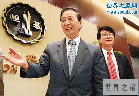 香港富豪排行榜，首富李嘉诚身家骤降42亿美元