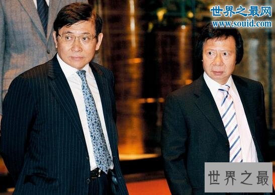 香港富豪排行榜，首富李嘉诚身家骤降42亿美元