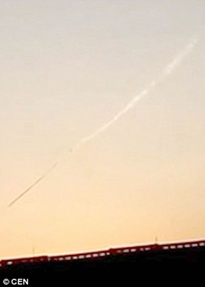 天空一道气流划过 外星人到访俄罗斯？