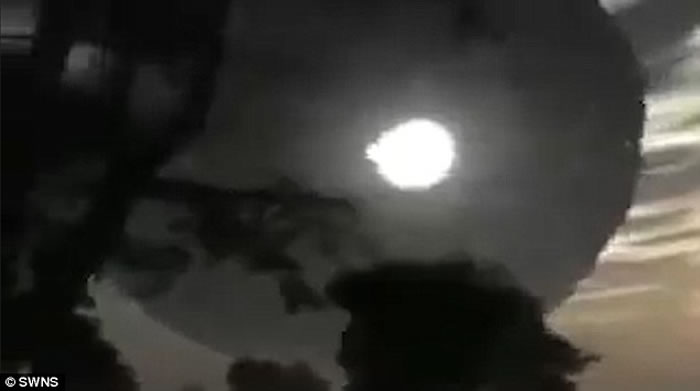 马来西亚惊现巨大UFO 原来只是恶作剧？