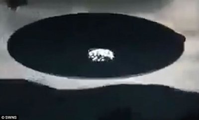 ​马来西亚惊现巨大UFO 原来只是恶作剧？
