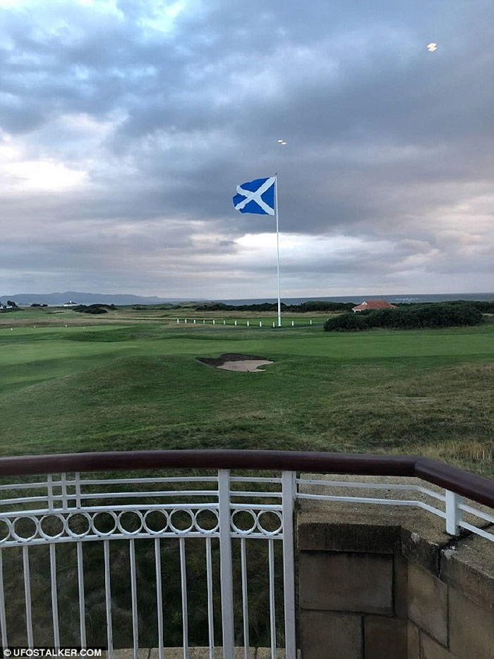 美国总统特朗普位于英国苏格兰艾尔郡的高尔夫球场惊现4个不明飞行物体（UFO）？