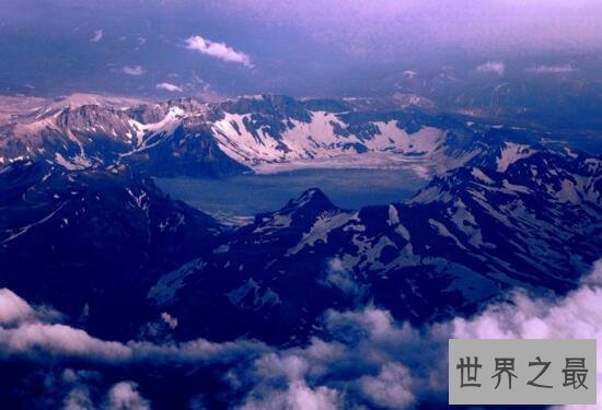 中国最深的湖，长白山天池(也是最大的火山湖)