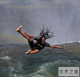 ​世界上最惊险的魔鬼泳池，多游一步就会掉下悬崖