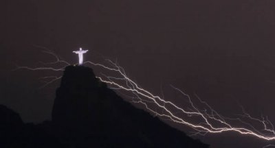 ​人类历史上最长的闪电记录：从阿根廷贯通巴西再到大西洋709公里长