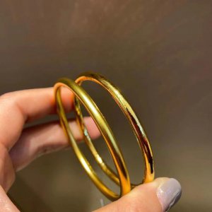 ​古法手镯和普通手镯有什么区别（古法黄金手镯是纯金吗）