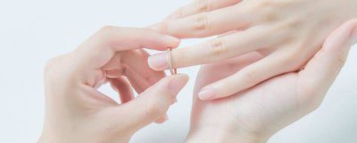 ​结婚戒指应该怎么戴? 结婚时怎么戴戒指