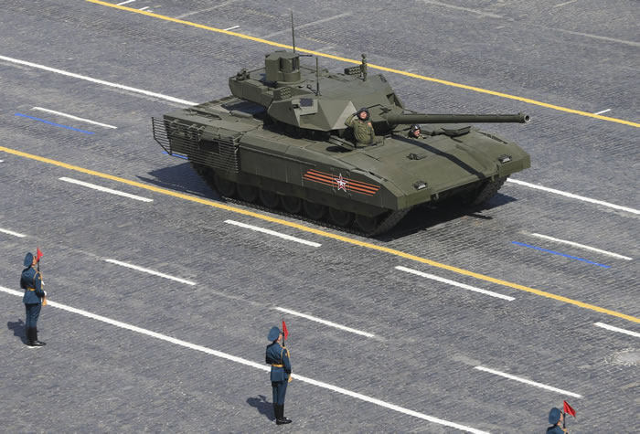 美军还没看到就被打爆？俄罗斯新主战坦克T-14型阿玛塔（Armata）射程高达12公里