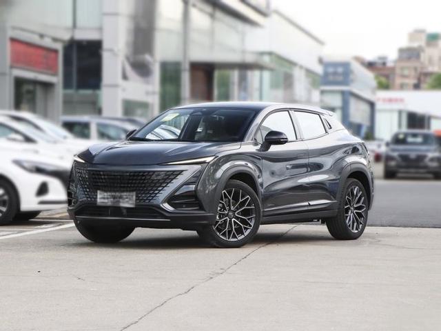 长安UNI-T2022款1.5T落地多少钱？长安UNI-T指导价-