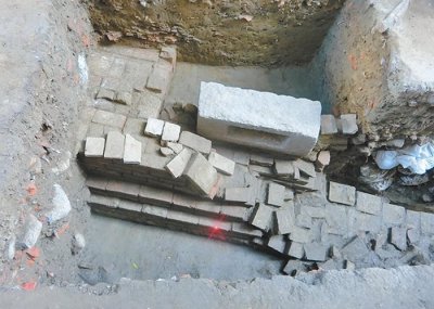 ​荷兰东印度公司1624年占领台湾大员岛 砖造结构地基考古出土