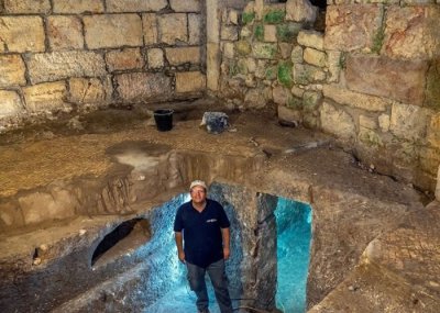 ​以色列文物局在耶路撒冷老城圣殿山地标哭墙附近发现2000年前地下密室