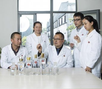 ​白酒调制大师(白酒用什么调制最好)