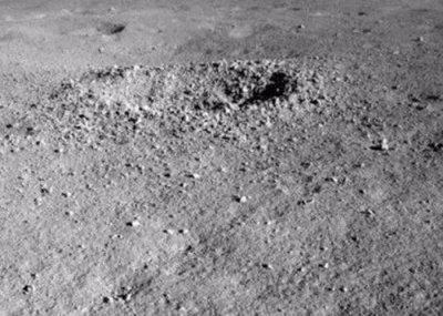 ​玉兔二号在月球发现神秘物质 凝胶状颜色非同寻常