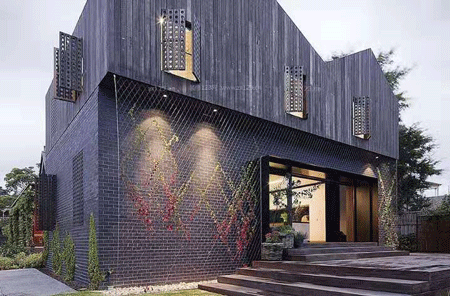 新加坡鬼穿墙事件,鬼穿墙这件事情究竟是真是假?