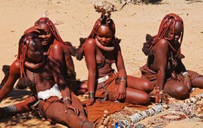 ​袒胸露乳！非洲惊爆原始裸体部落