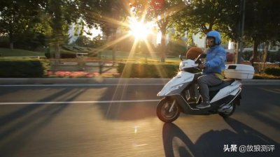 ​铃木uu125踏板摩托车（铃木uu125耐用吗）