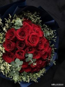 ​52朵红玫瑰花语是什么意思（玫瑰花送什么颜色和朵数合适）