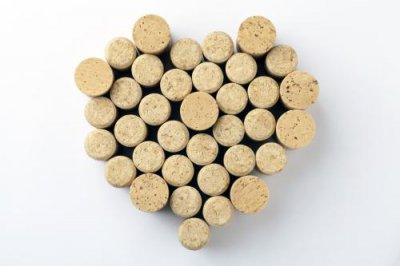 ​红酒木有软木塞(红酒软木塞发霉了还能喝吗)