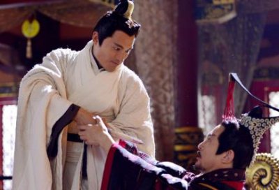 ​唐雎是个九十多岁的老人，为什么能让秦始皇犯怂？