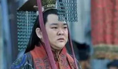 ​刘备的亲生儿子有三个，为什么选择了平平无奇的阿斗？