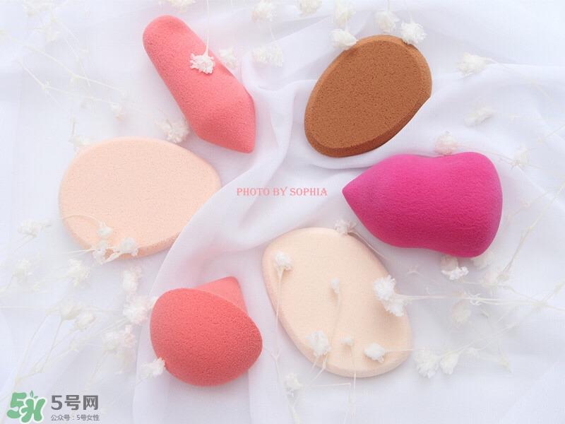 粉底液用刷子还是海绵 粉底液用什么工具上妆