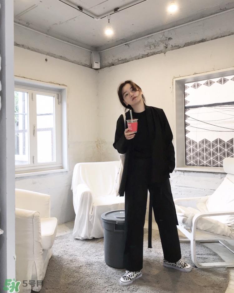 微胖女生穿衣搭配 如何穿得又美又显瘦